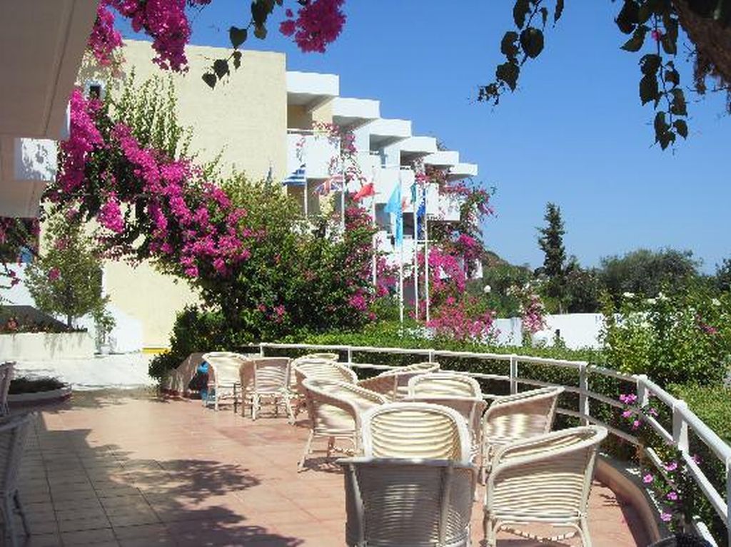 Iris Hotel Афанду Екстер'єр фото