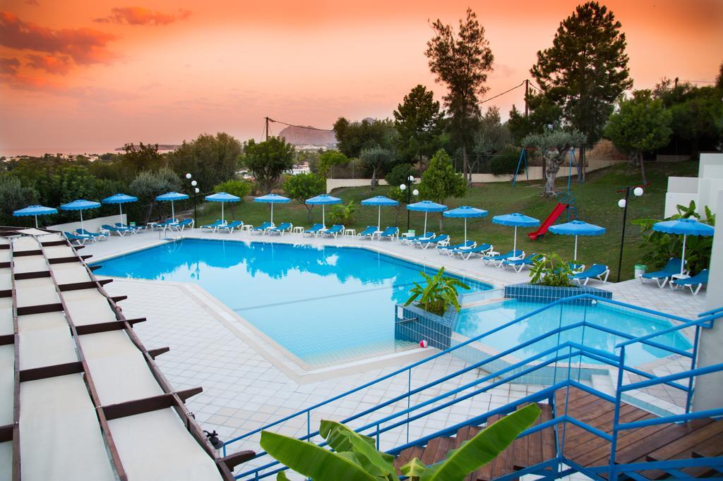 Iris Hotel Афанду Екстер'єр фото