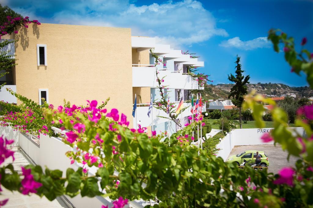 Iris Hotel Афанду Екстер'єр фото