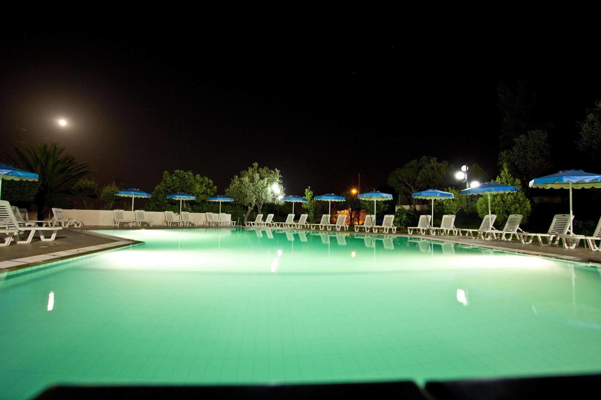 Iris Hotel Афанду Екстер'єр фото