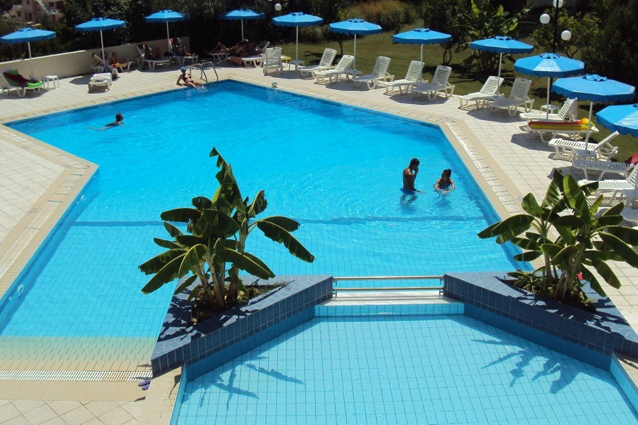 Iris Hotel Афанду Екстер'єр фото