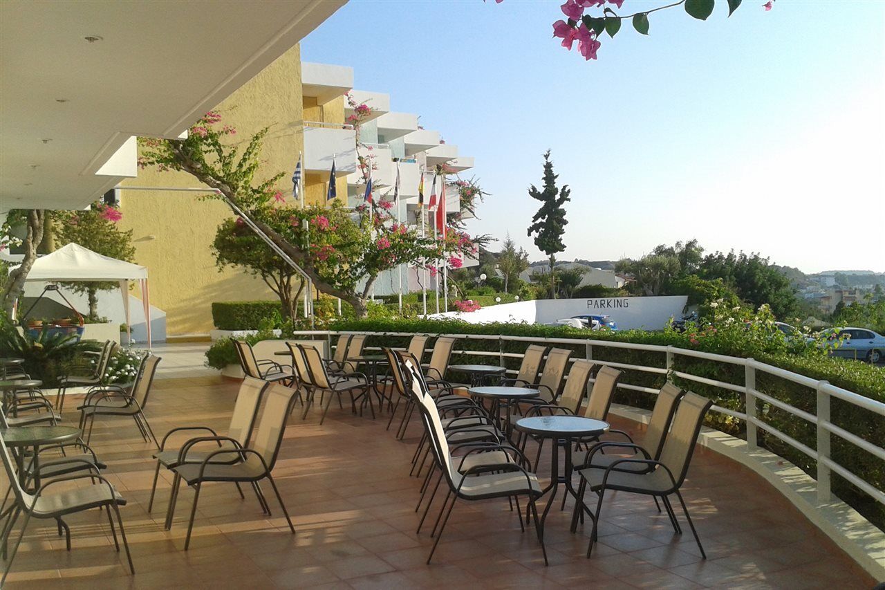 Iris Hotel Афанду Екстер'єр фото